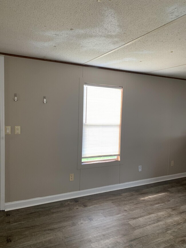 Building Photo - 509 Kayla St