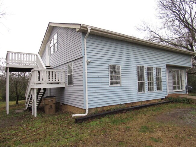 Building Photo - Madison area home w/ renovations!