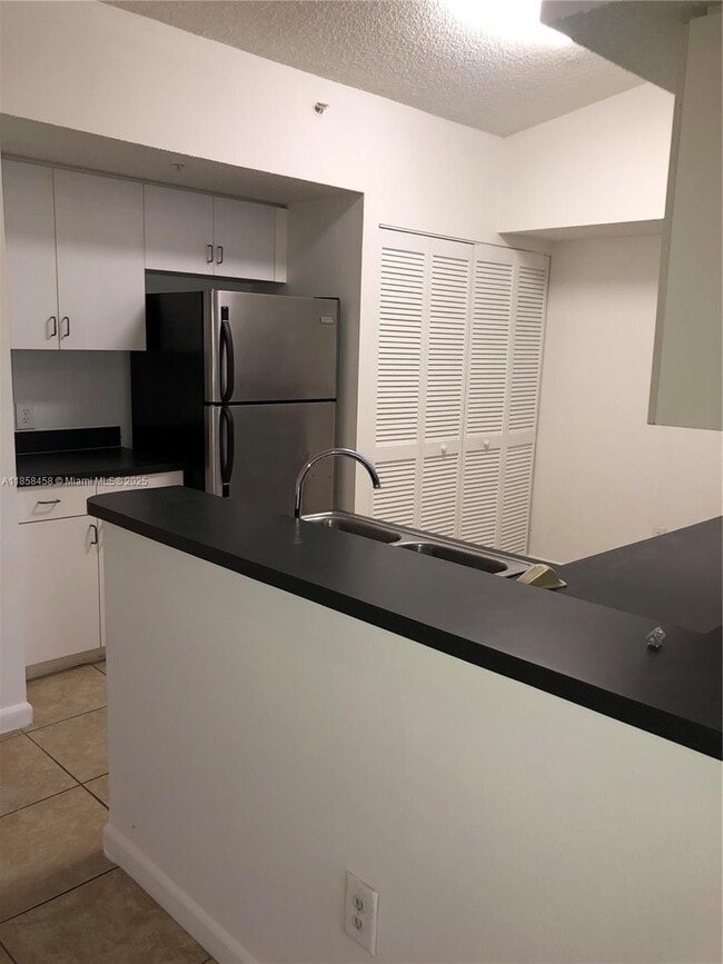 Foto del edificio - 9625 NW 1st Ct