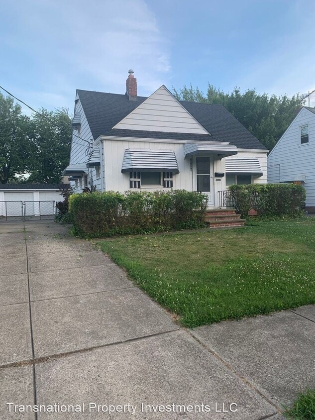 Primary Photo - 3 br, 2 bath House - 20560 Fuller Ave
