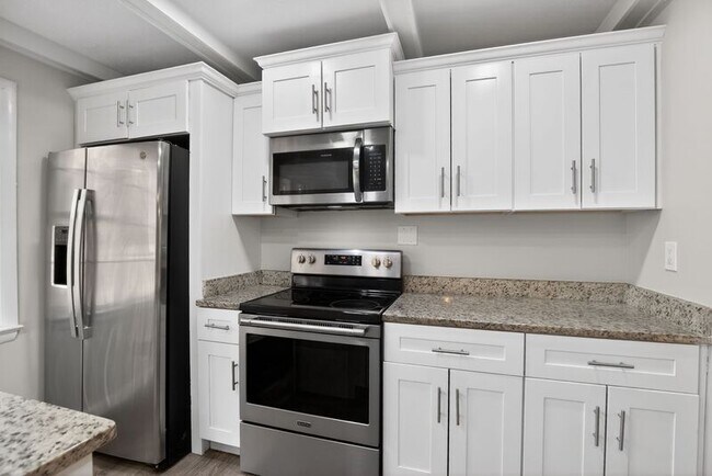 Foto del edificio - 8512 Rose Marie Dr