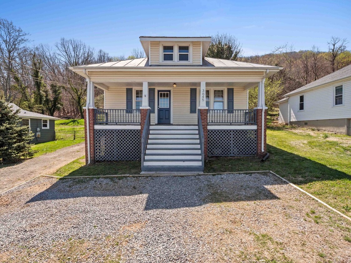 Primary Photo - Renovated 3 bedroom/1 bath house in South ...