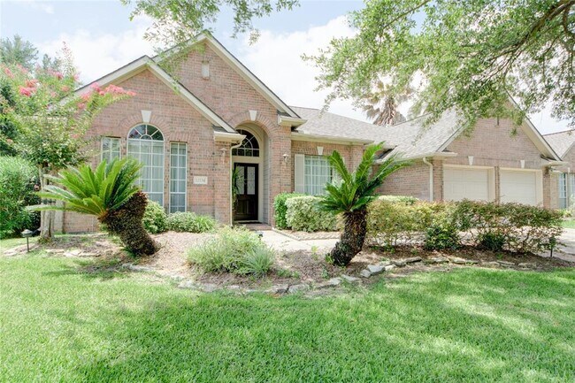 Building Photo - 12134 Green Trails Dr