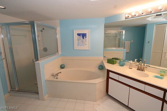 Foto del edificio - 4250 Lake Forest Dr