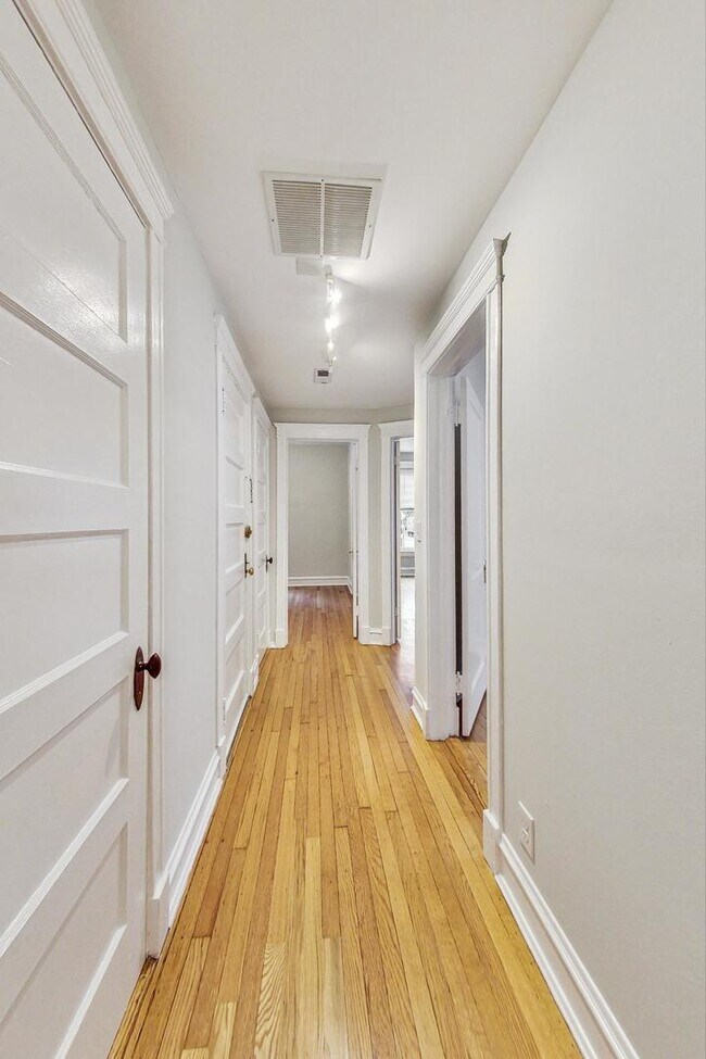 Foto del edificio - 4000 N Hermitage Ave