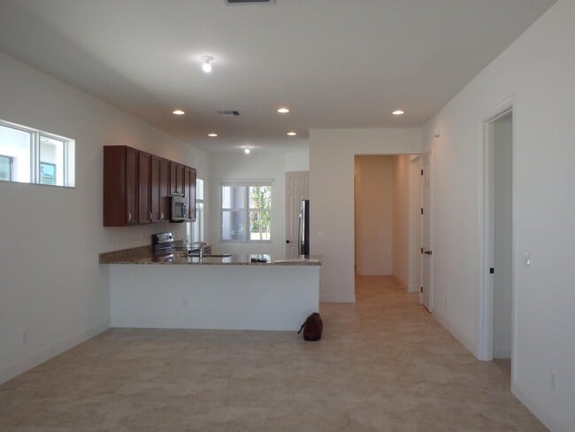 Building Photo - 9315 SW Pepoli Way