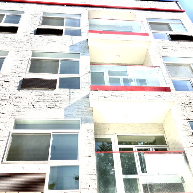 Building Photo - 1075 Lafayette Ave