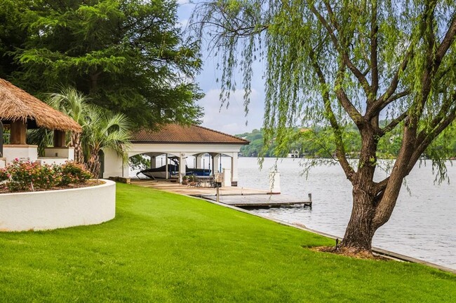 Foto del edificio - 4009 Rivercrest Dr