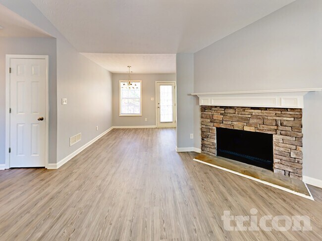 Foto del edificio - 184 Kings Crossing Ct