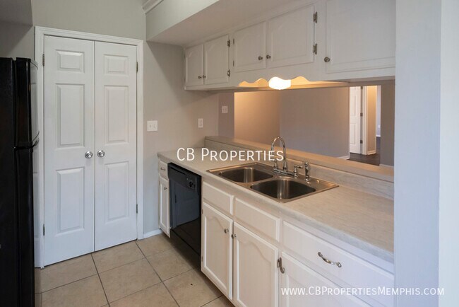 Building Photo - 6505 Westbury Ave