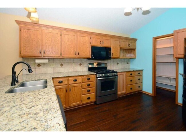 Building Photo - 5740 Willow Trail