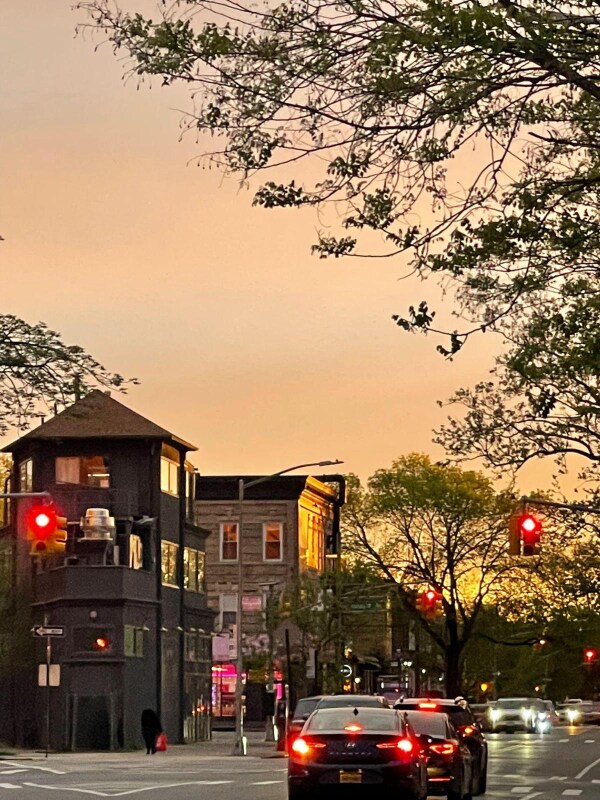 Foto del edificio - 1277 E 14th St