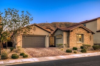 Building Photo - 3553 Royal Fortune Dr