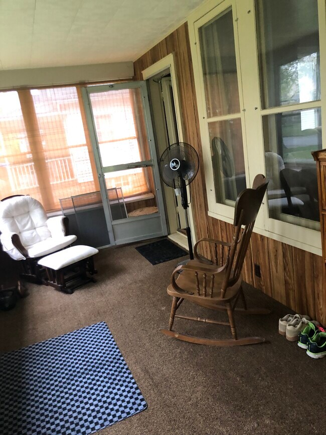 Sunroom - 309 E South St