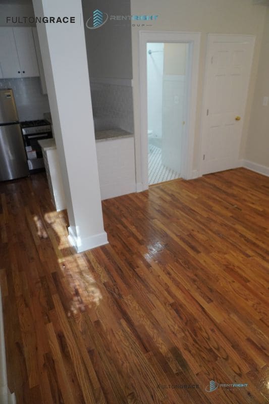 Building Photo - 2065 W Lawrence Ave