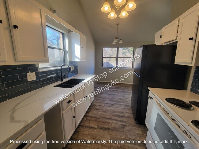 Photo - 3 bed 2 bath with new kitchen! House