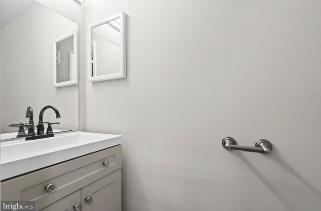 Foto del edificio - 328 Moseby Ct