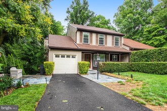 Building Photo - 3434 Fort Lyon Dr