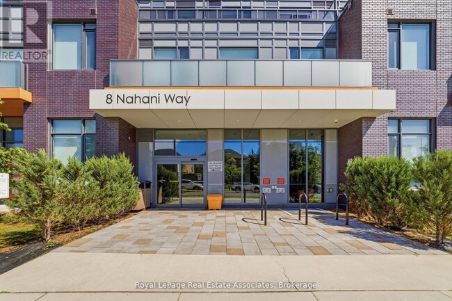 Building Photo - 8 Nahani Way