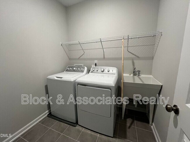 Foto del edificio - 2819 Carbondale Ct