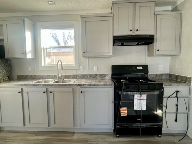 Building Photo - 1405 Elm Hills Blvd