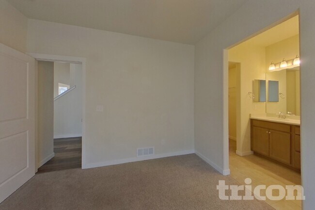 Building Photo - 10943 Zealand Dr