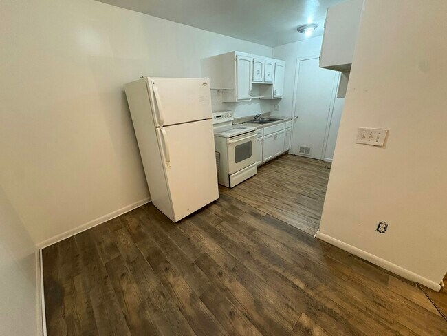 Foto del edificio - 2529 W Riverview Ave
