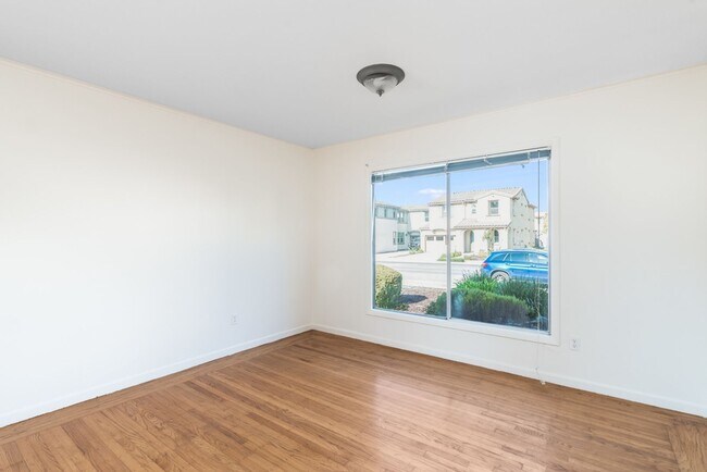 Foto del edificio - 1572 Buena Vista Ave