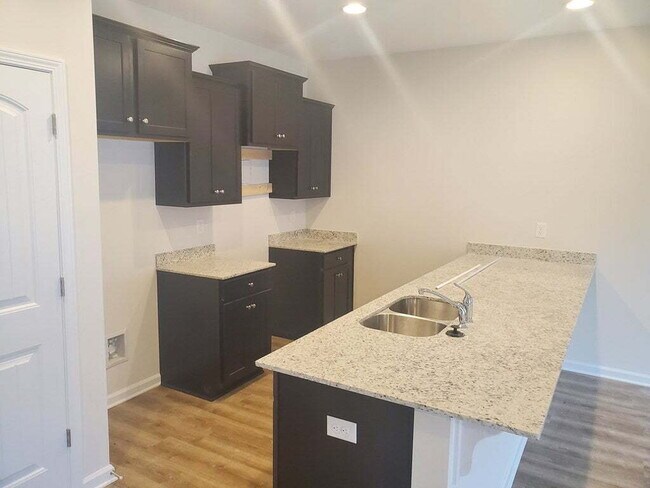 Foto del edificio - available 1 Jan!