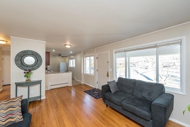 Building Photo - 1039 Westaire Way