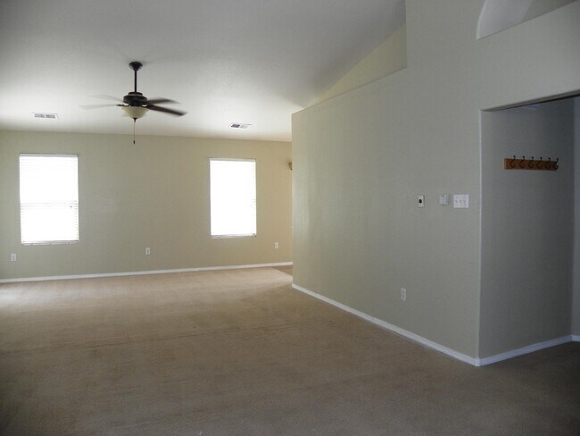 Foto del edificio - 365 Soothing Meadows Dr NE