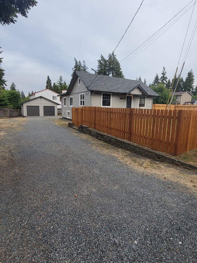 6815 Lower Ridge Rd Unit A, Everett, WA 98203 Condo for Rent in