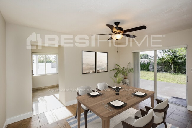 Foto del edificio - 10855 SW 152nd Terrace