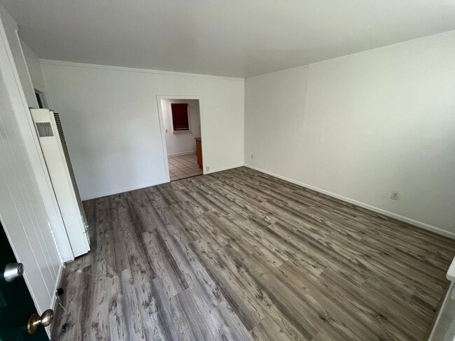 Foto del edificio - 4443 Bancroft St