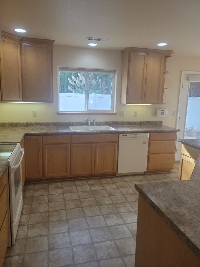 Foto del edificio - Beautiful 3 bed/2 bath home in Rogue River, OR