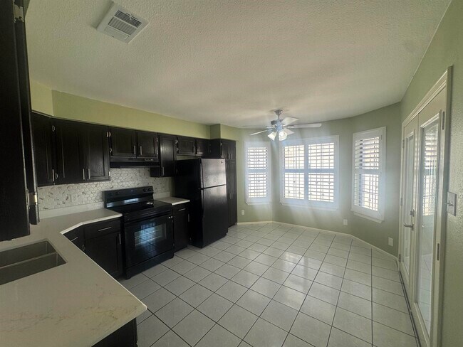 Building Photo - 247 Northpoint Dr