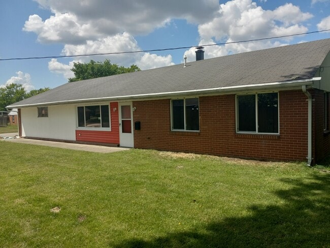 Building Photo - 3856 Longridge Dr