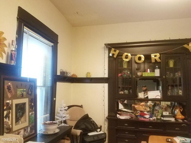 Foto del edificio - 4 br, 1 bath Apartment - 2729 N Murray Ave