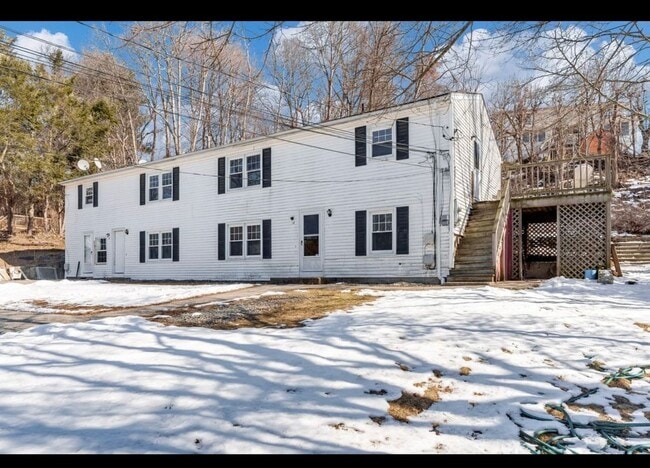 Building Photo - 14 Monson St