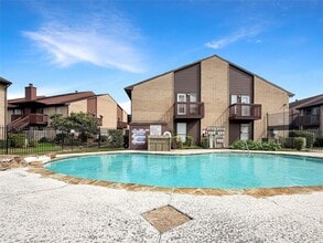 Building Photo - 12905 Woodforest Blvd