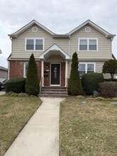 Building Photo - 222 Colonial Ave