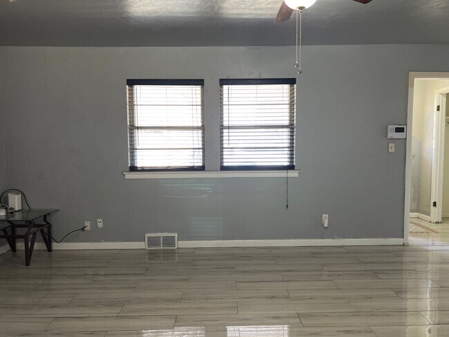 Foto del edificio - Beautiful 4 Bedroom