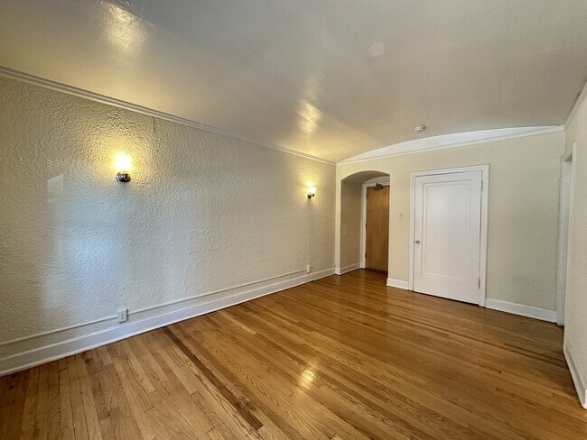 Foto del edificio - 566 W Arlington Pl