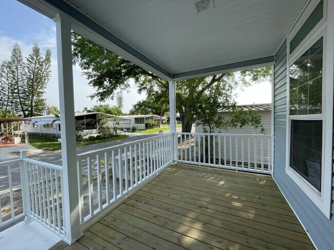 Foto del edificio - 5018 Windmill Manor Ave