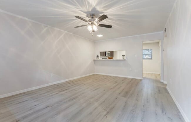 Building Photo - 121 Danube Ave