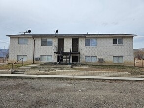 Building Photo - 215 N 400 W