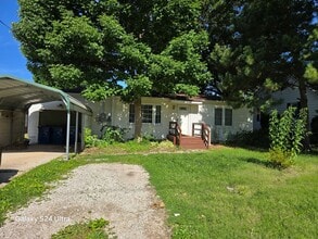 Building Photo - 2101 Caseyville Ave