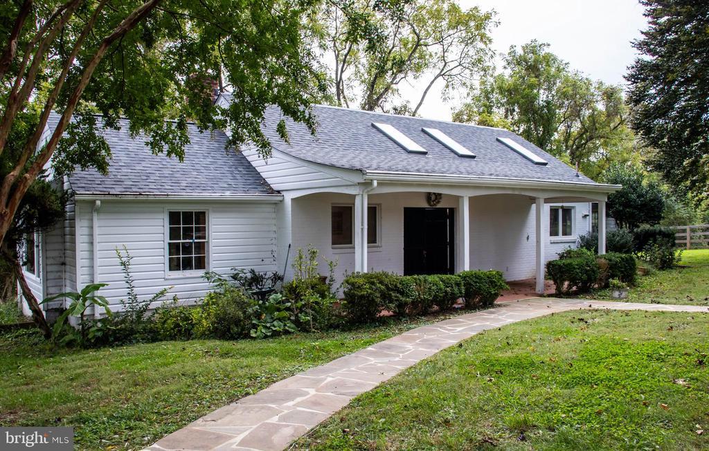Foto principal - 10600 Red Barn Ln