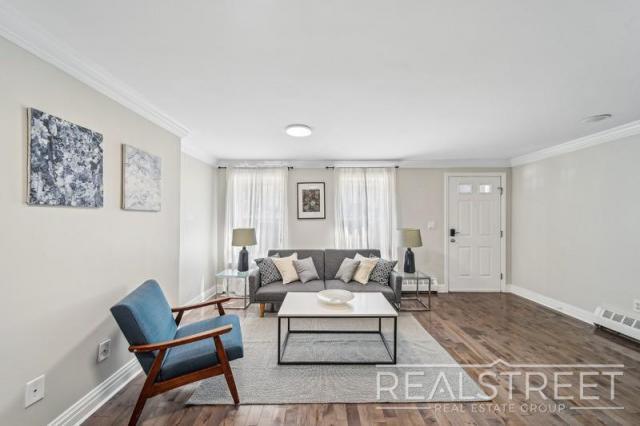 Foto principal - 4 bedroom in Brooklyn NY 11221