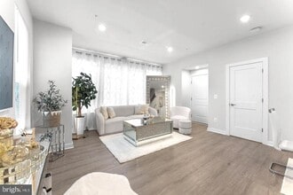 Building Photo - 43785 Transit Sq